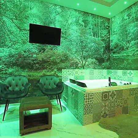 Alcova Suite&relax فندق إبولي